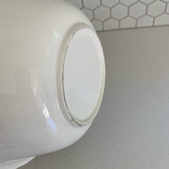 Salad fruit bowl made in Japan white trimmed - Picture 6 of 8